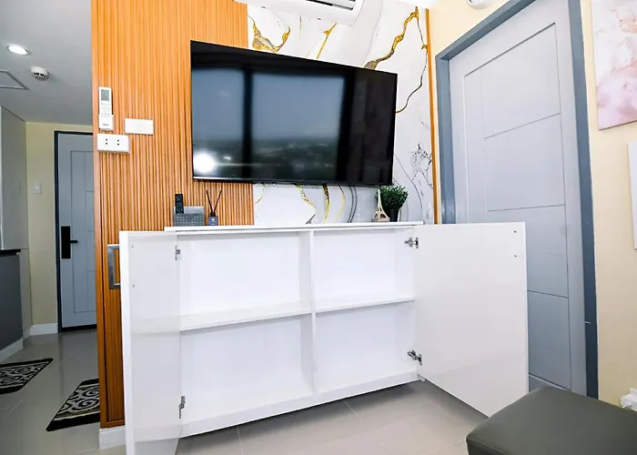 Neil's Cozy Crib In Jtower